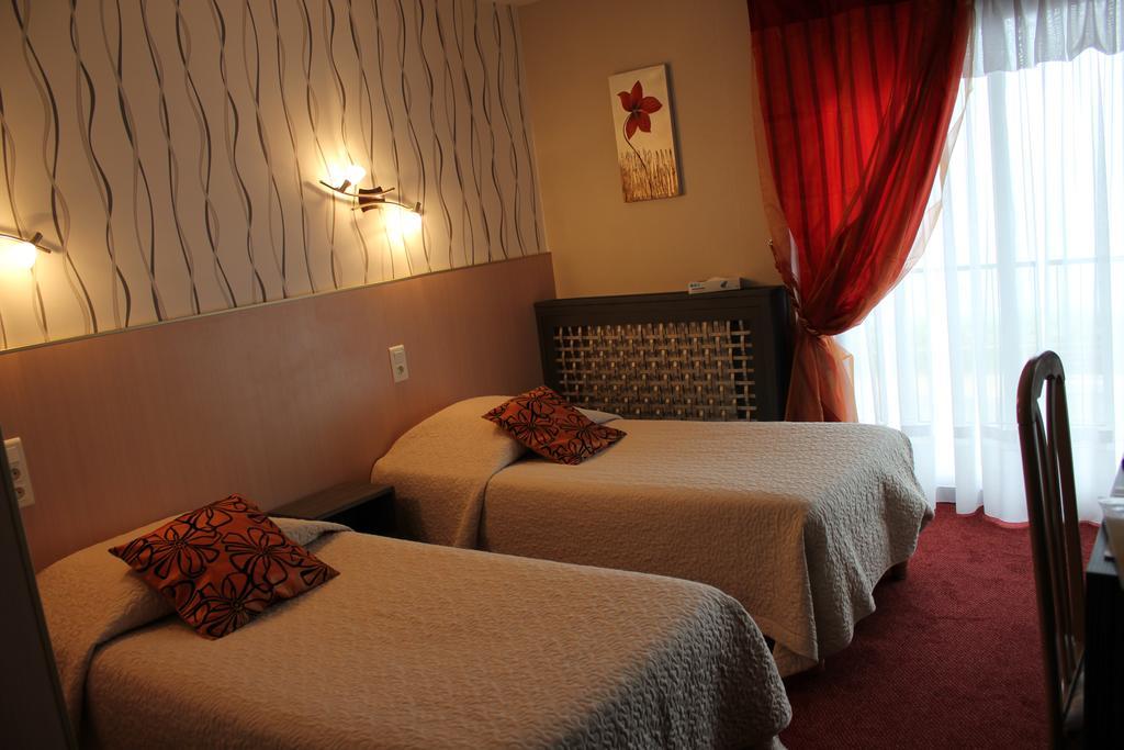 Hotel Restaurant Le Panorama Neuvecelle Zimmer foto